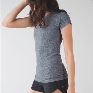 lululemon athletica Gray Short Sleeve Tee